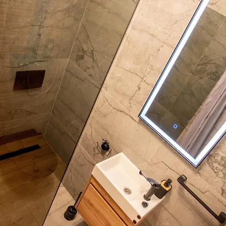Awesome In Okrug Gornji With Wifi * Trogir