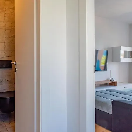 Awesome In Okrug Gornji With Wifi Holiday home Trogir